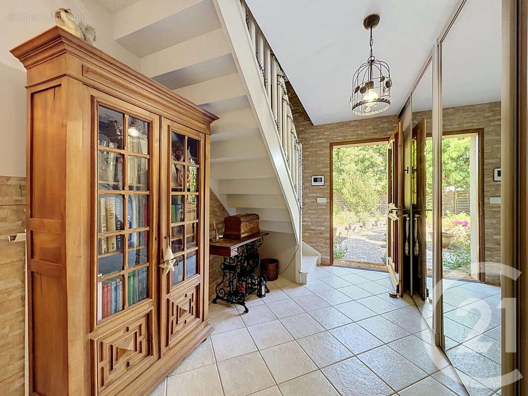 Maison 164 m² à La Ferte-Saint-Aubin  - photo 7