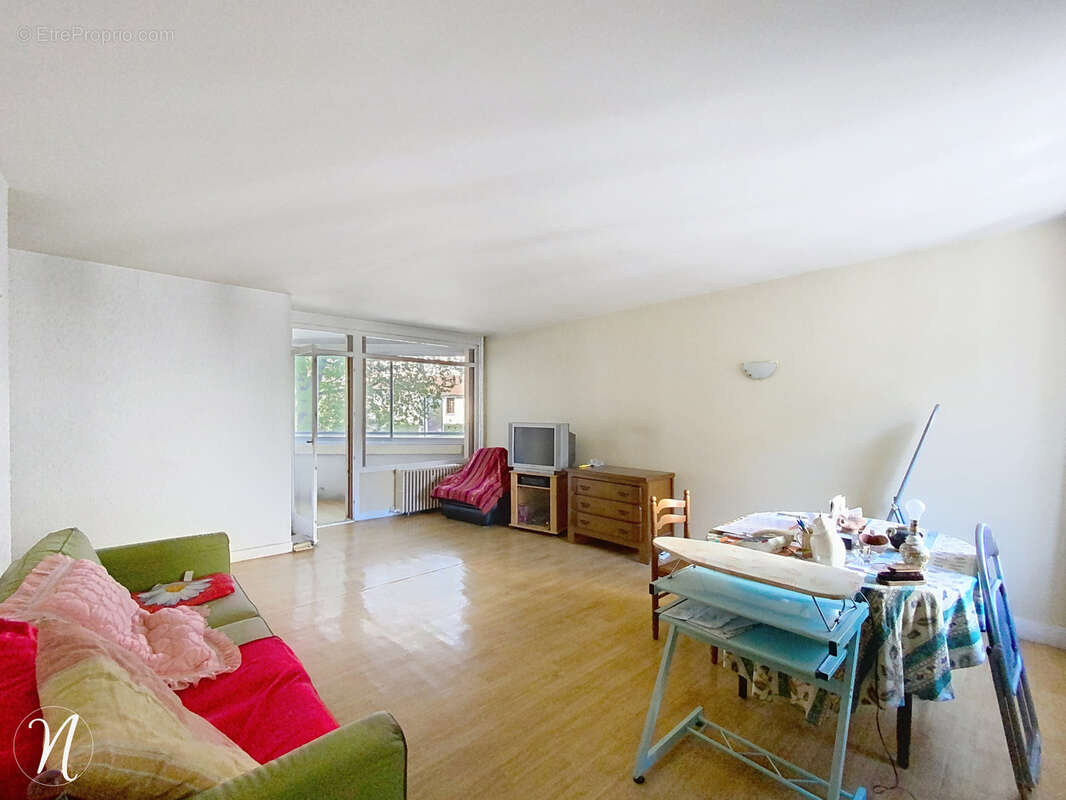 Appartement à SAINT-ETIENNE