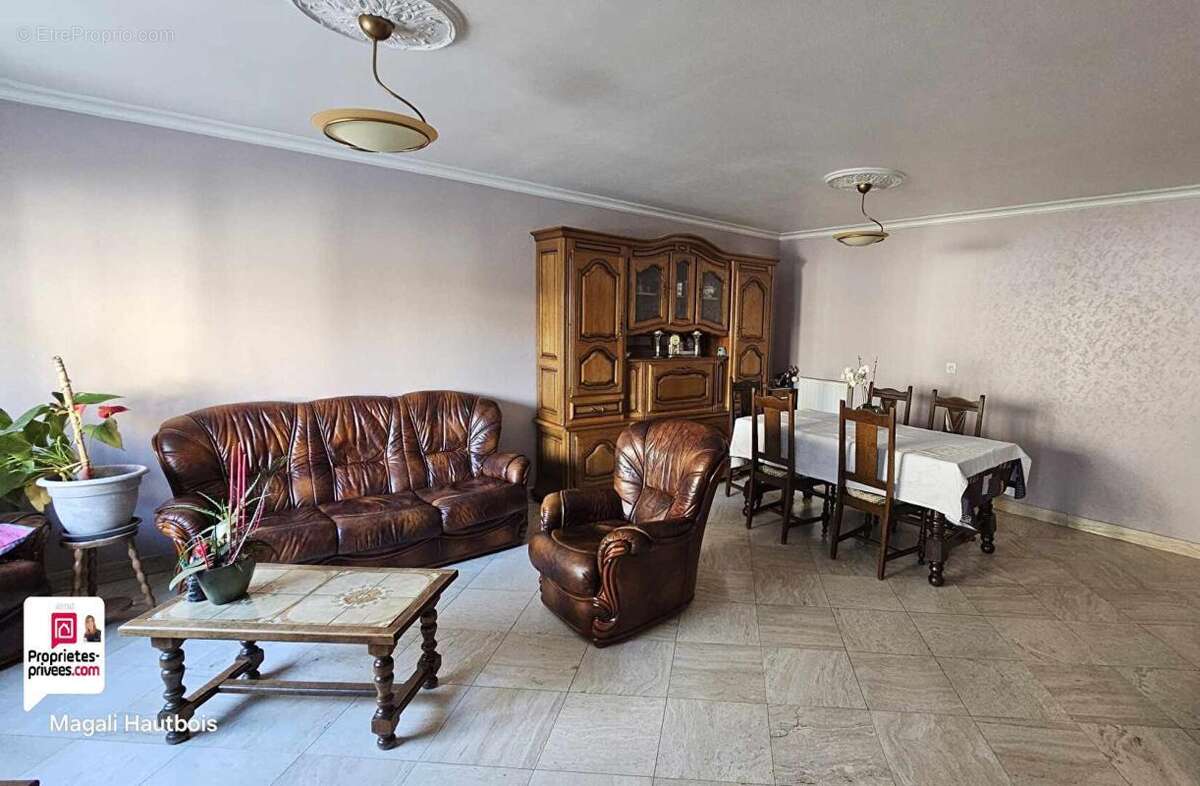 Maison à SAINT-HILAIRE-DU-HARCOUET