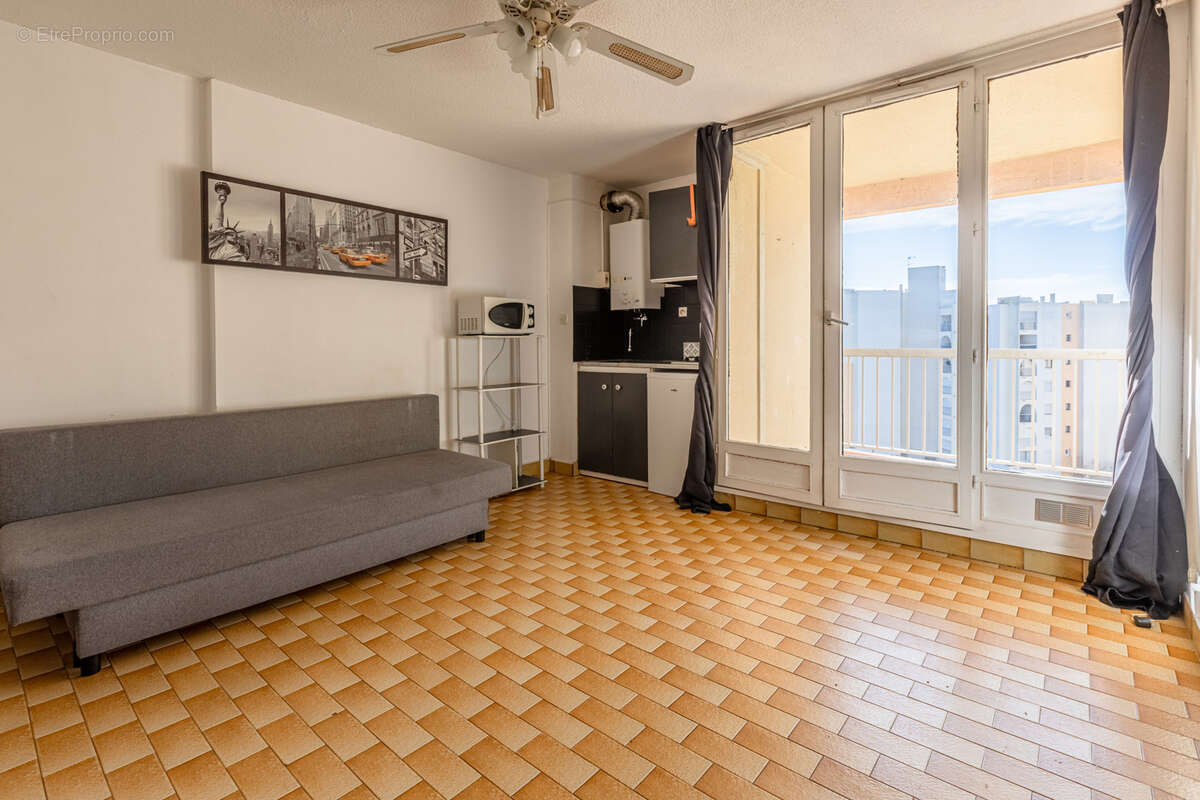 Appartement à MAUGUIO