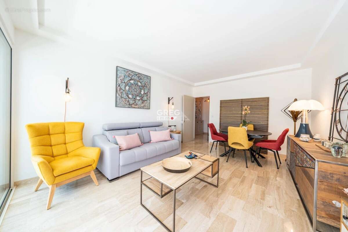 Appartement à VILLENEUVE-LOUBET