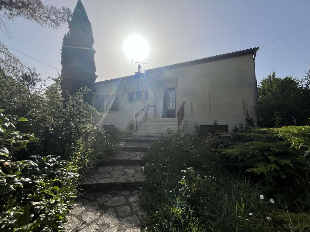 Maison de 140 m2 avec terrasse, balcon et jardin 1300 M2 - photo 21