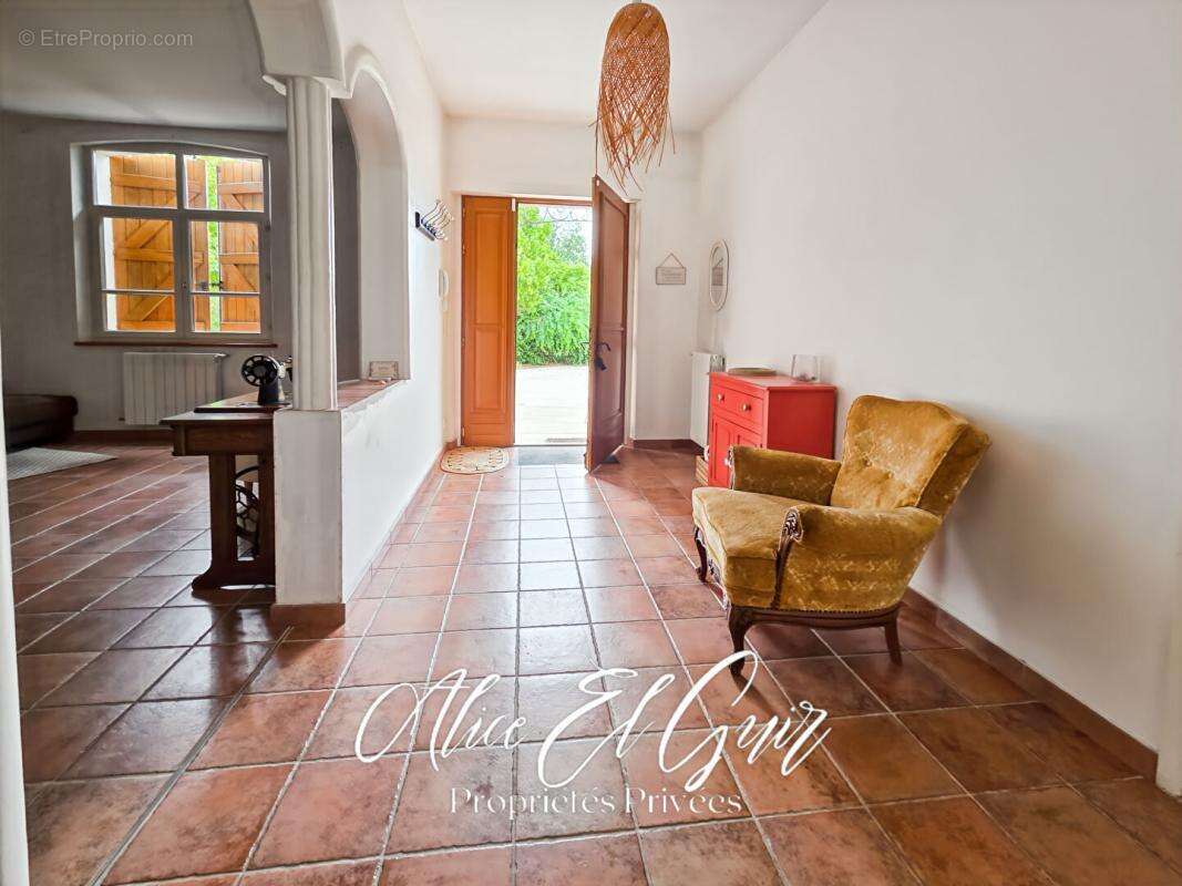 Maison Trebes 6 pièce(s) 182 m2 sur 1700 m² - photo 3