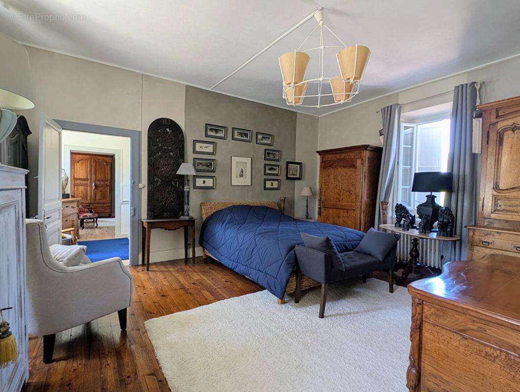Propriété avec Maison de Maître, Maison Annexe et Maison de Gardien sur parc de 1,5 hectare - photo 9