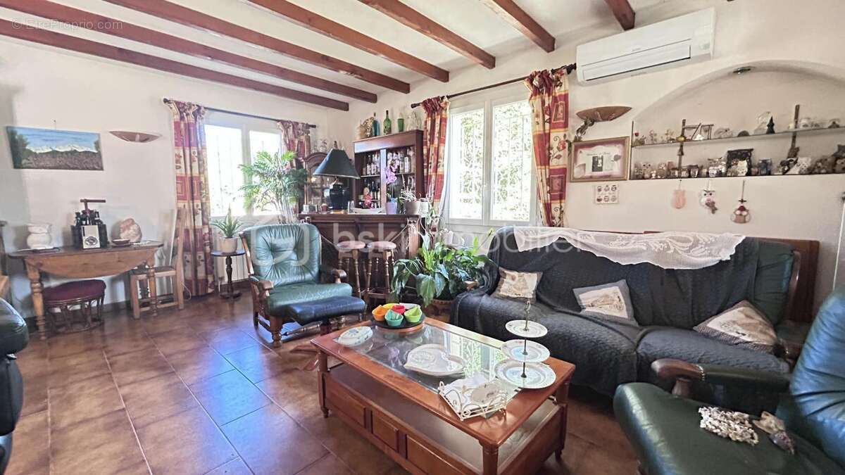 Maison à PEZILLA-LA-RIVIERE