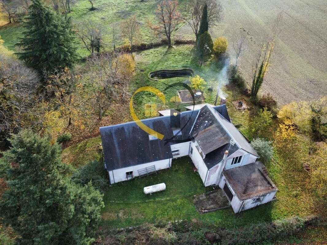 Maison à SENS-BEAUJEU