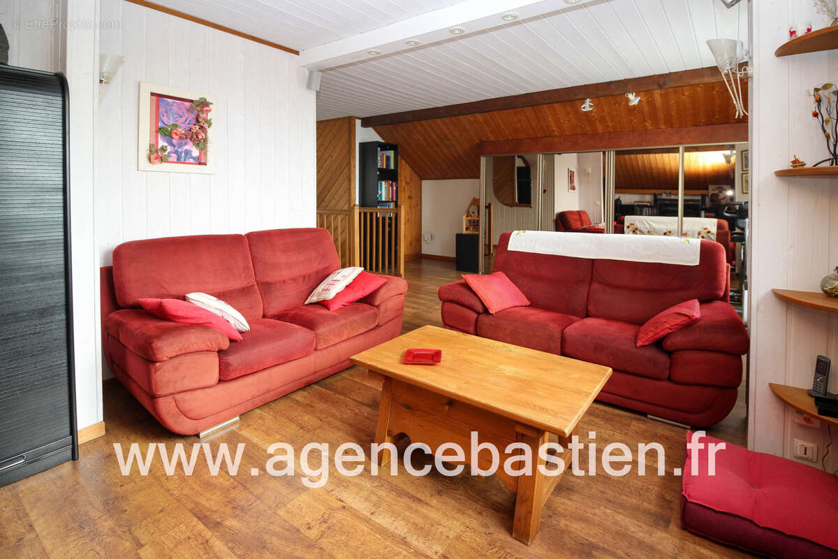 THOIRY   Villa 183 m2 - Vue Mont-Blanc - Studio indépendant - DPE C - Terrain 800 m2 - photo 8