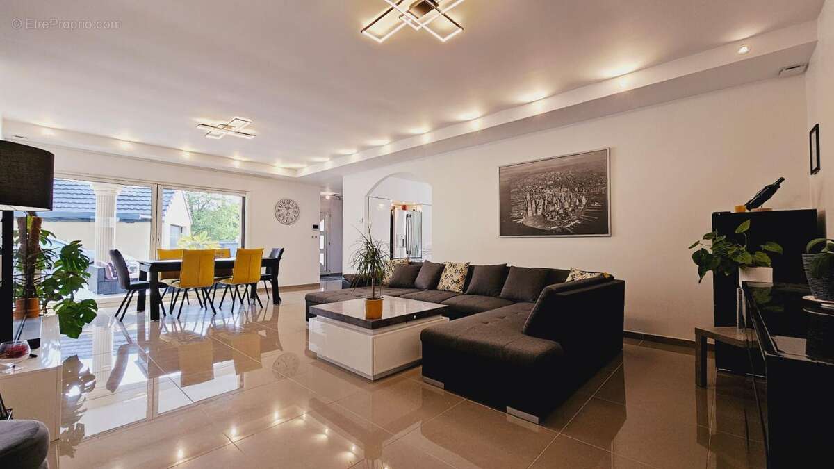 Maison à SAINT-DOULCHARD