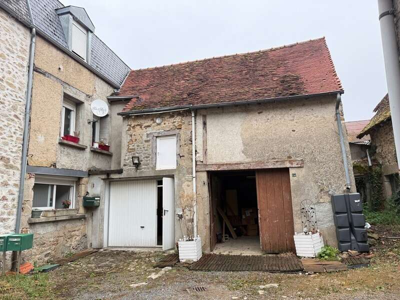 Maison à DUN-LE-PALESTEL