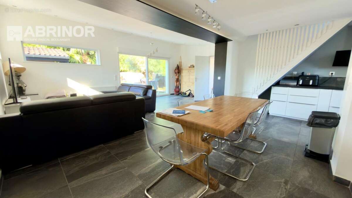 Maison style sncf - 4 chambres, jardin - batie sur 480 m²lomme delivrance - photo 2