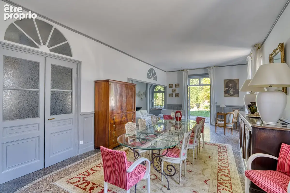OULLINS - Propriété de 400 m2 - photo 9
