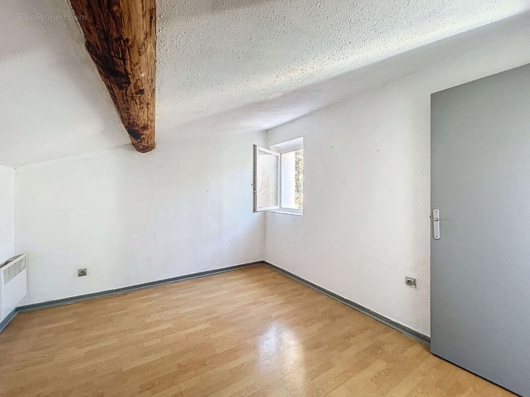 Appartement à LA TOUR-D'AIGUES