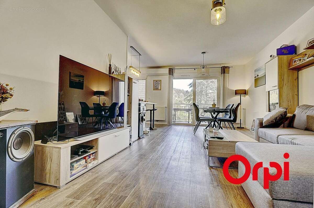 Appartement à FONTAINES-SUR-SAONE