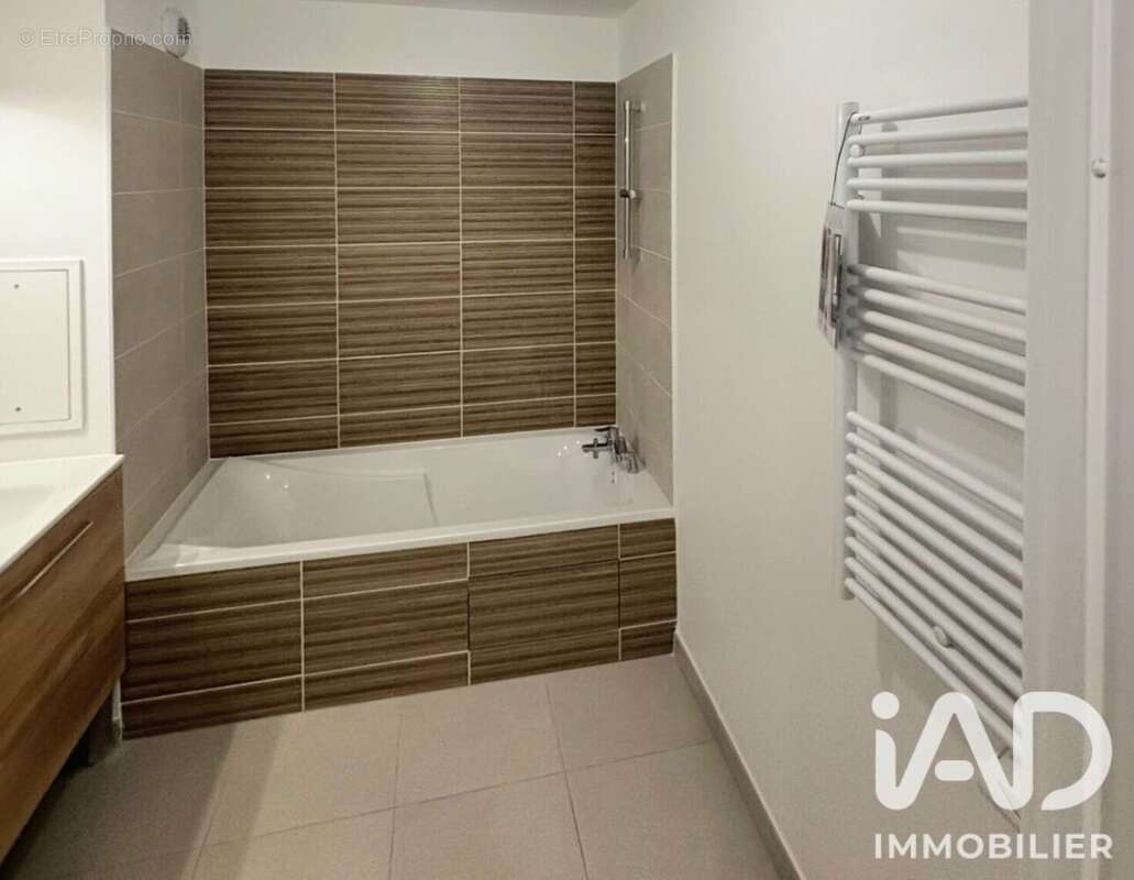 Appartement 64 m² à La Courneuve  - photo 8