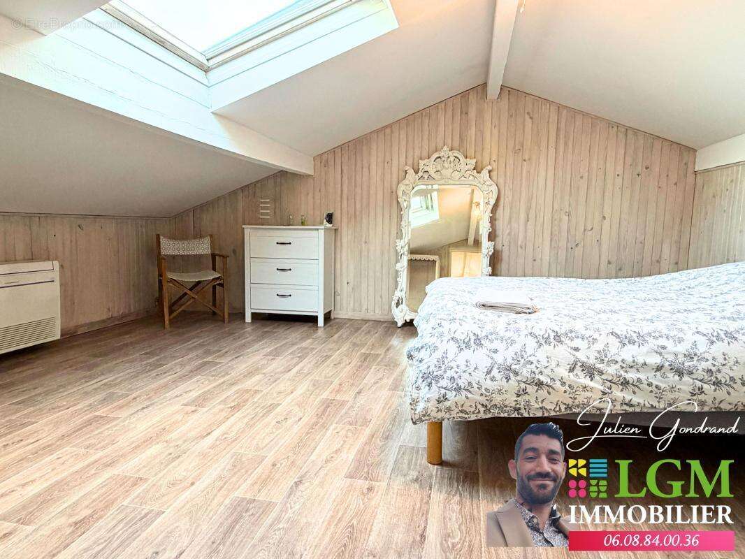 Le Crès - Maison rénovée de 160 m² avec piscine, jardin et potentiel locatif - photo 10