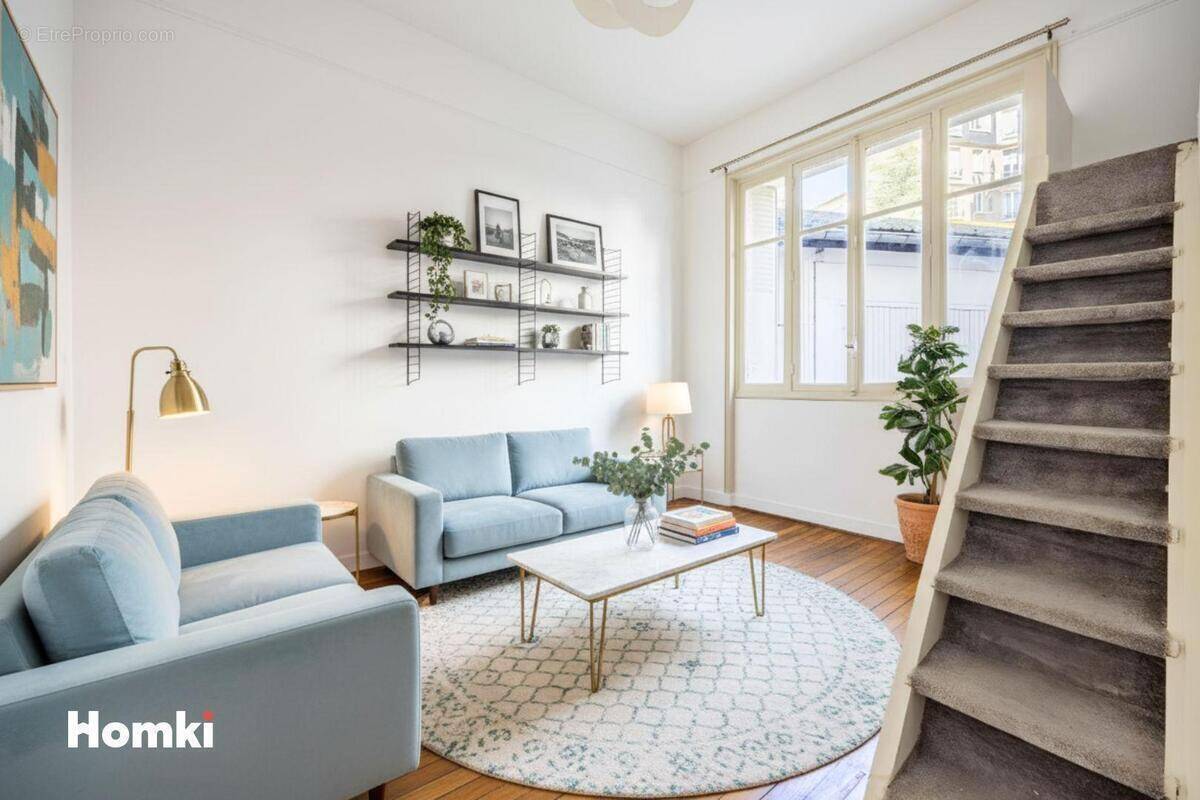 Appartement à NEUILLY-SUR-SEINE