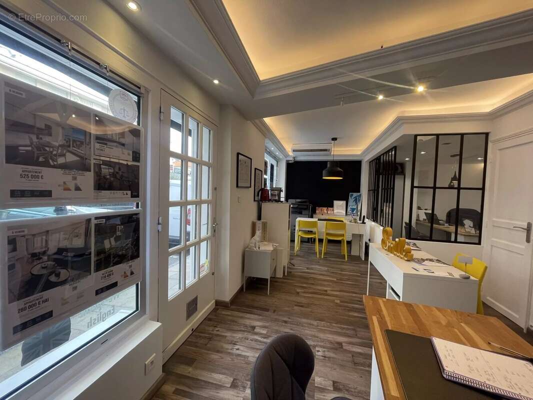 Commerce à SAINTE-MAXIME