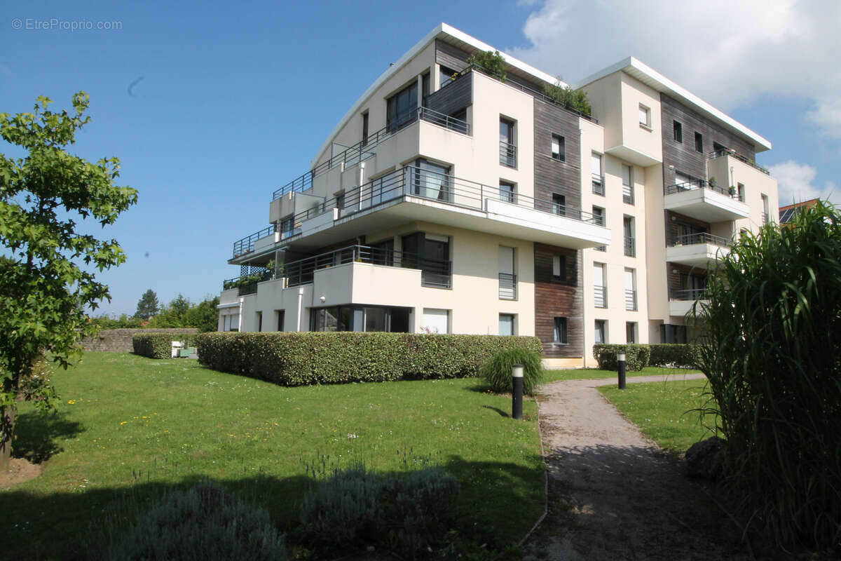 Proche Dernier Sou en résidence de bon standing appartement 3 chambres, grande terrasse, garage 2 voitures - photo 2
