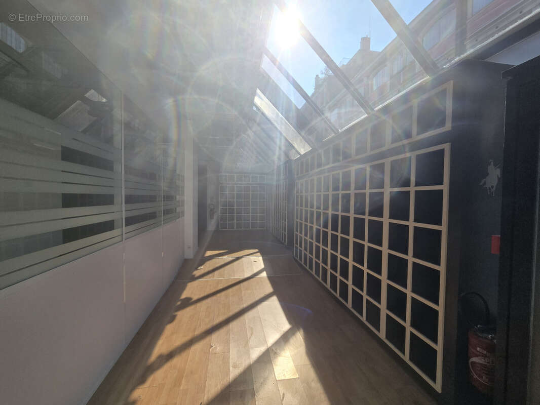 Commerce à PARIS-17E