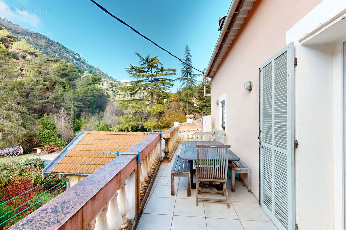 Maison à TOURRETTE-LEVENS