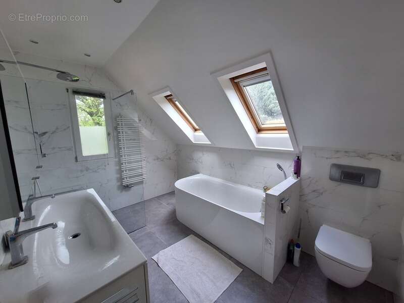 Maison à LA CELLE-SAINT-CLOUD