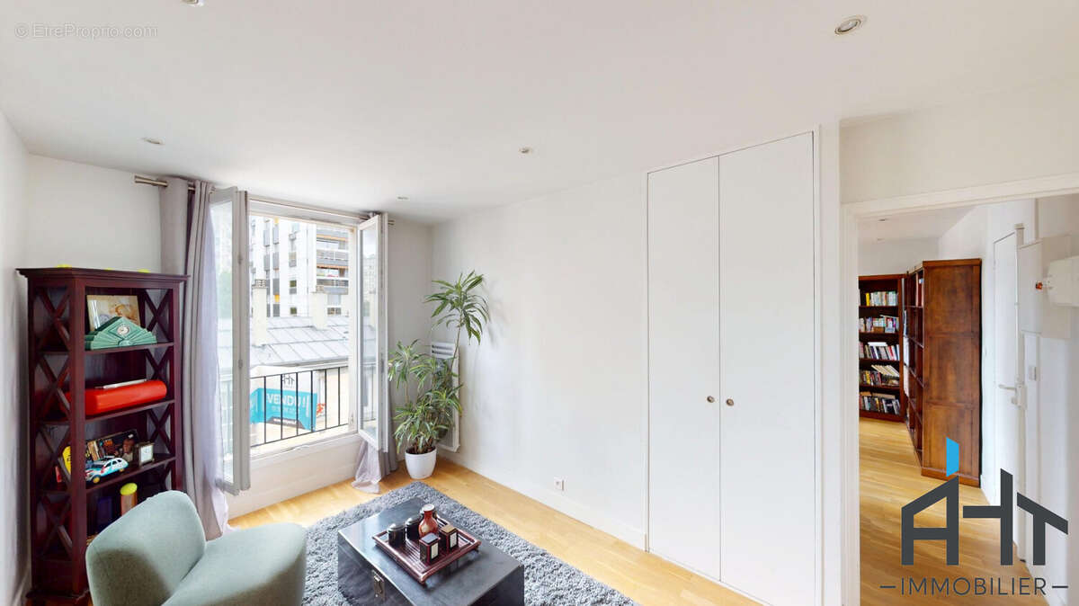 Appartement à PARIS-12E