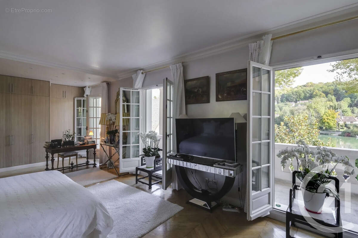 Maison à SAINT-MAUR-DES-FOSSES