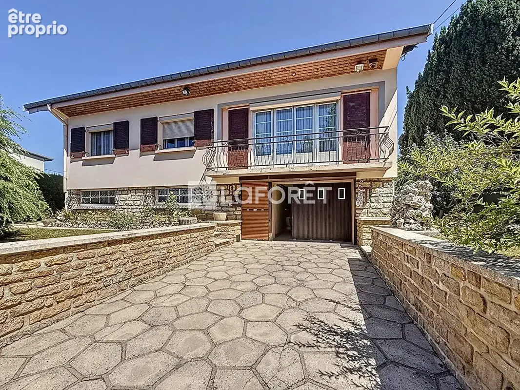 Maison à MANOIS