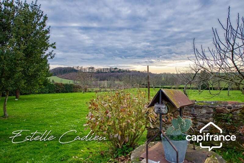 Maison à SAINT-PIERRE-DU-CHEMIN