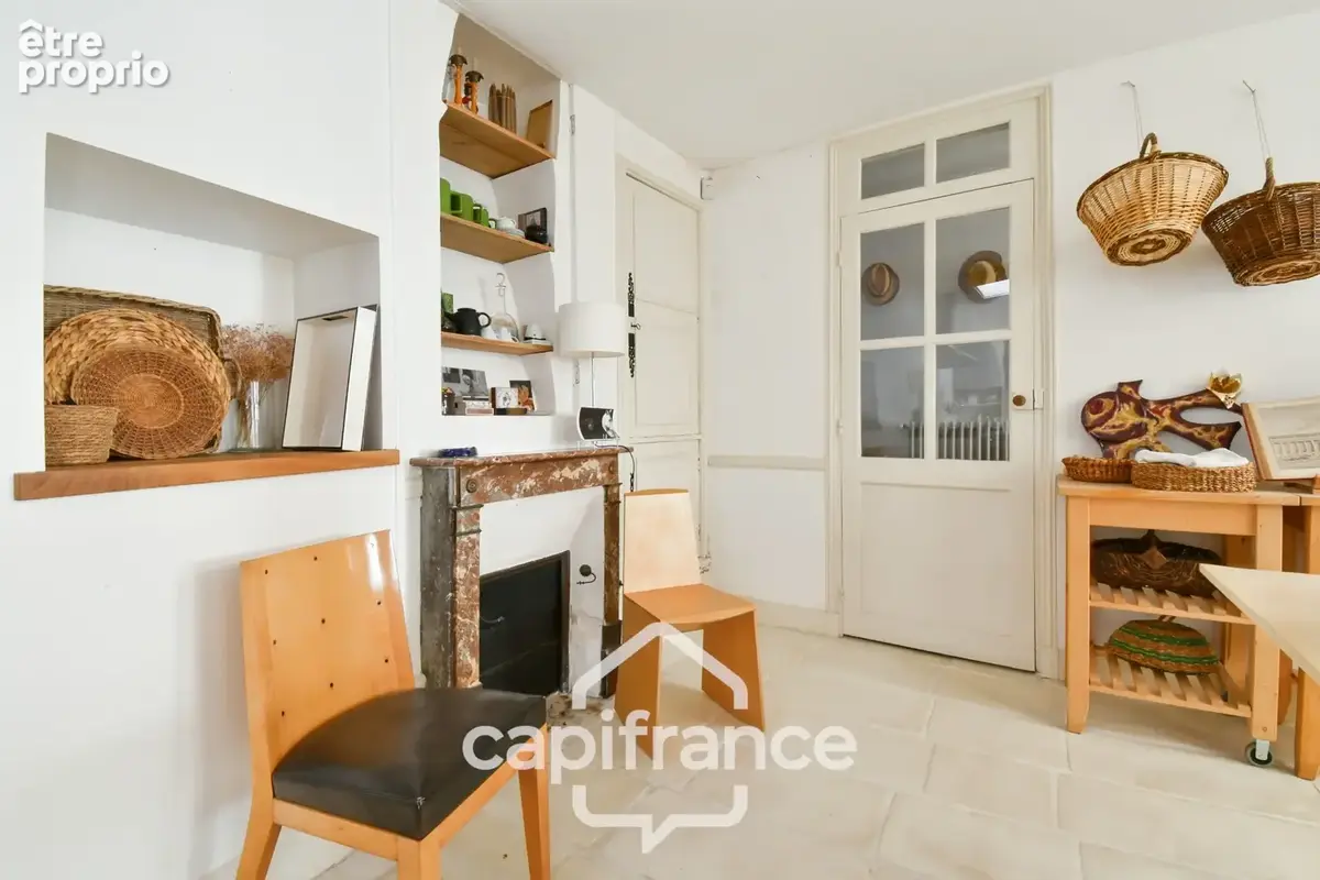 En CHARENTE MARITIME, A SAINT JEAN D'ANGELY (17), Maison de caractère à vendre 12 pièces  avec jardin, proche commerces - photo 16