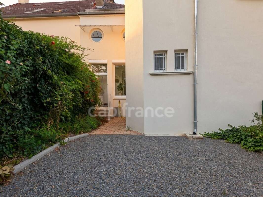 Appartement avec terrasse et parking sécurisé - photo 21