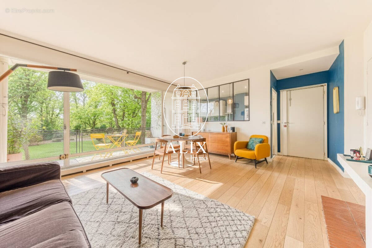 Appartement à MARNES-LA-COQUETTE