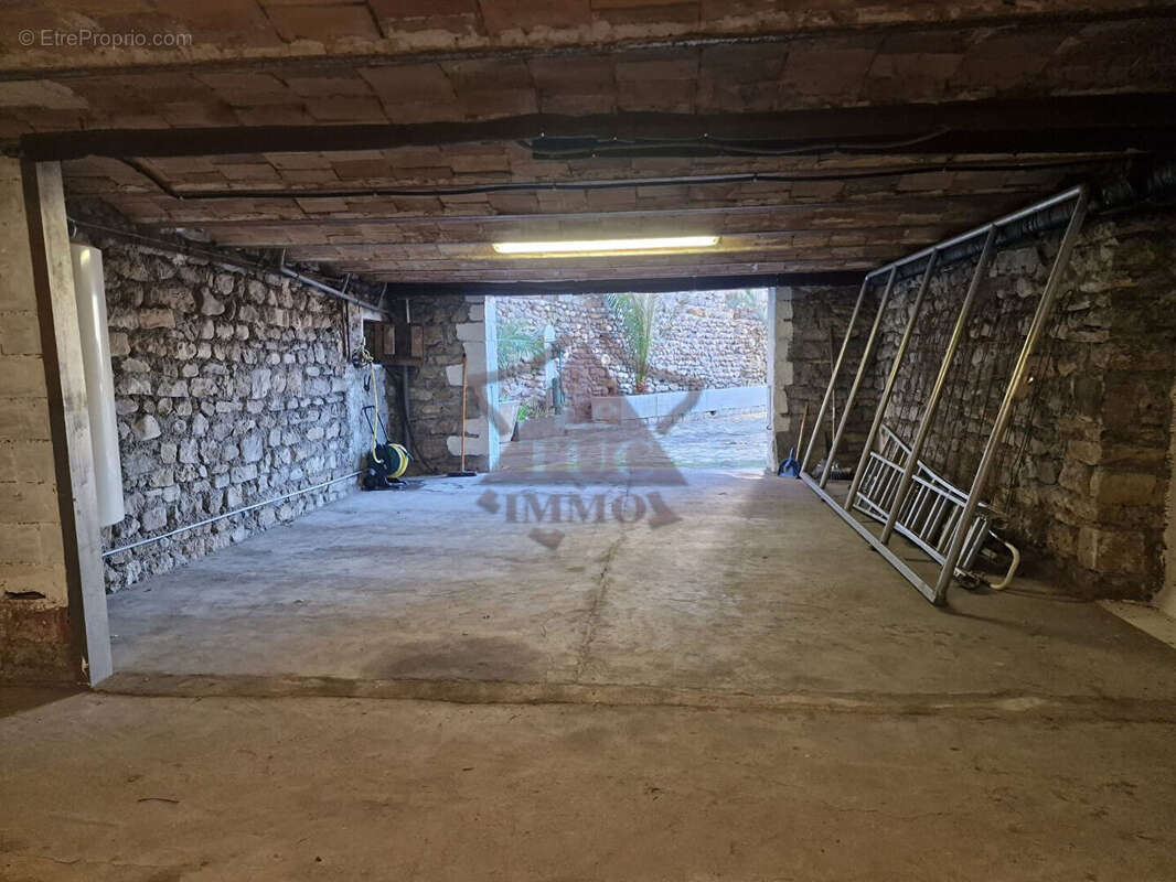 Maison à MOLIERES-SUR-CEZE