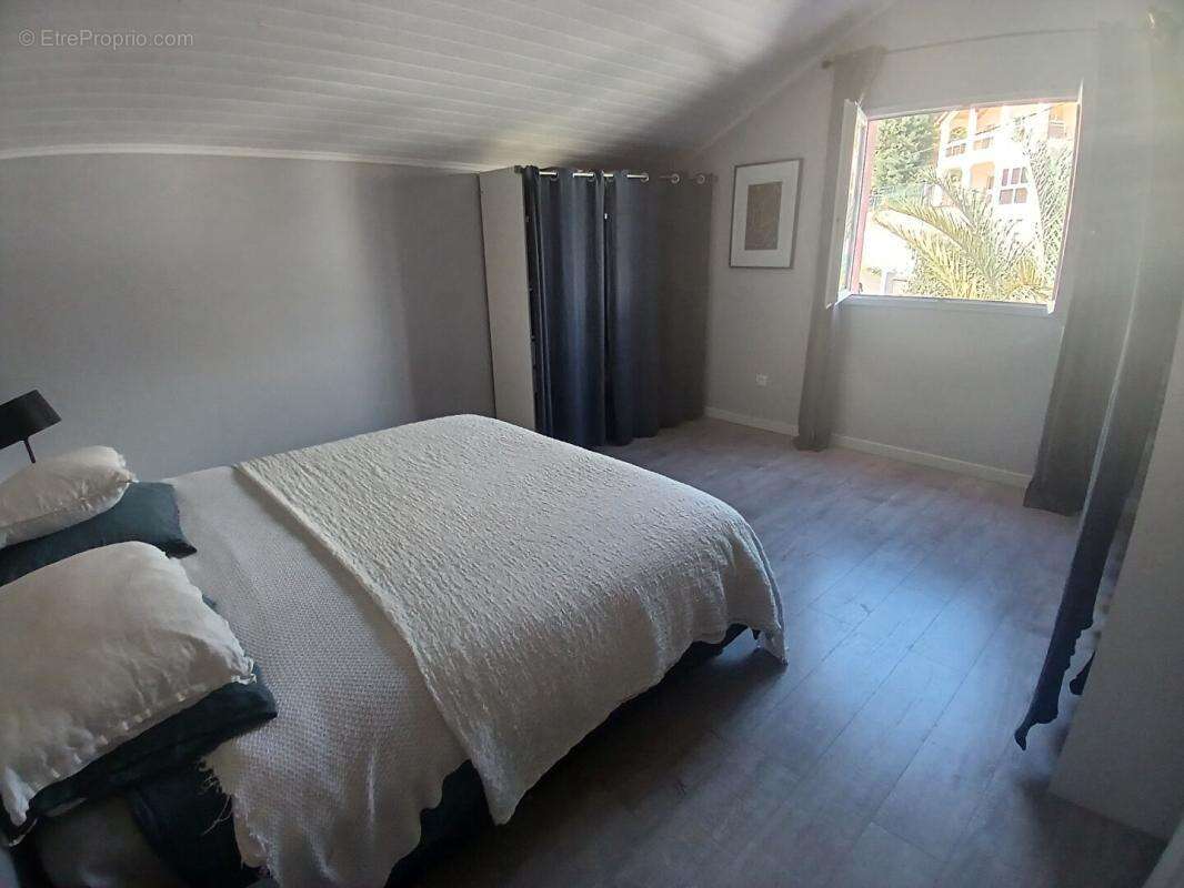 Ensemble immobilier de 269 m² sur 800 m² de terrain à Dos d'Âne 97429; - photo 11