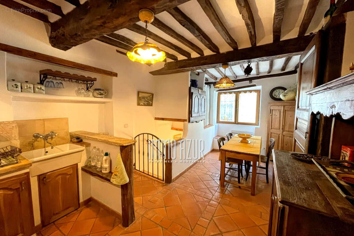 Appartement à TOURRETTES-SUR-LOUP