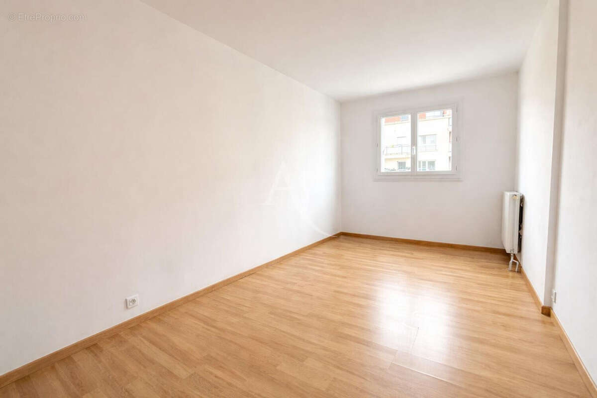 Appartement à LOGNES