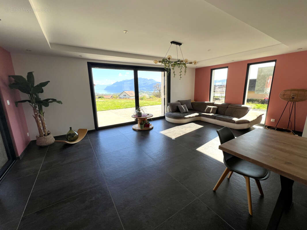 Maison à CHINDRIEUX