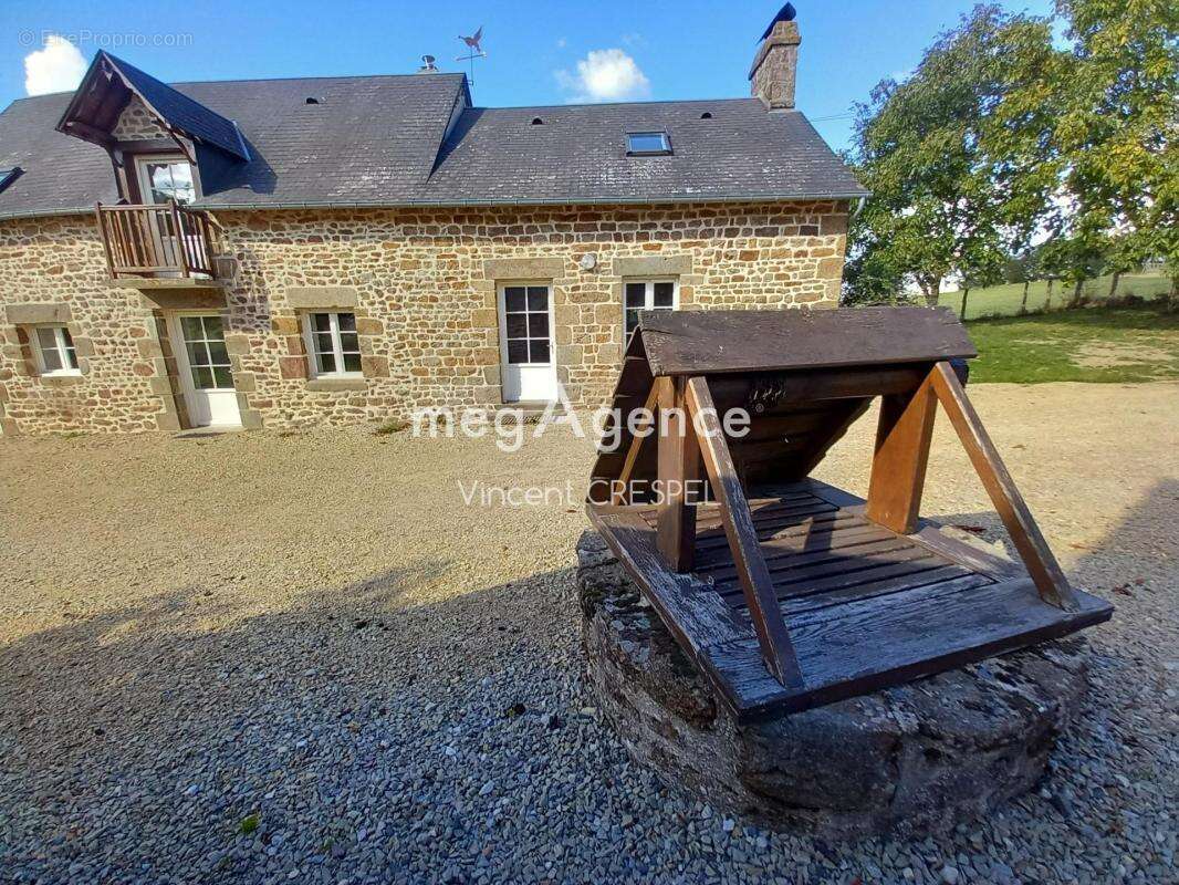 Maison à AMBRIERES-LES-VALLEES