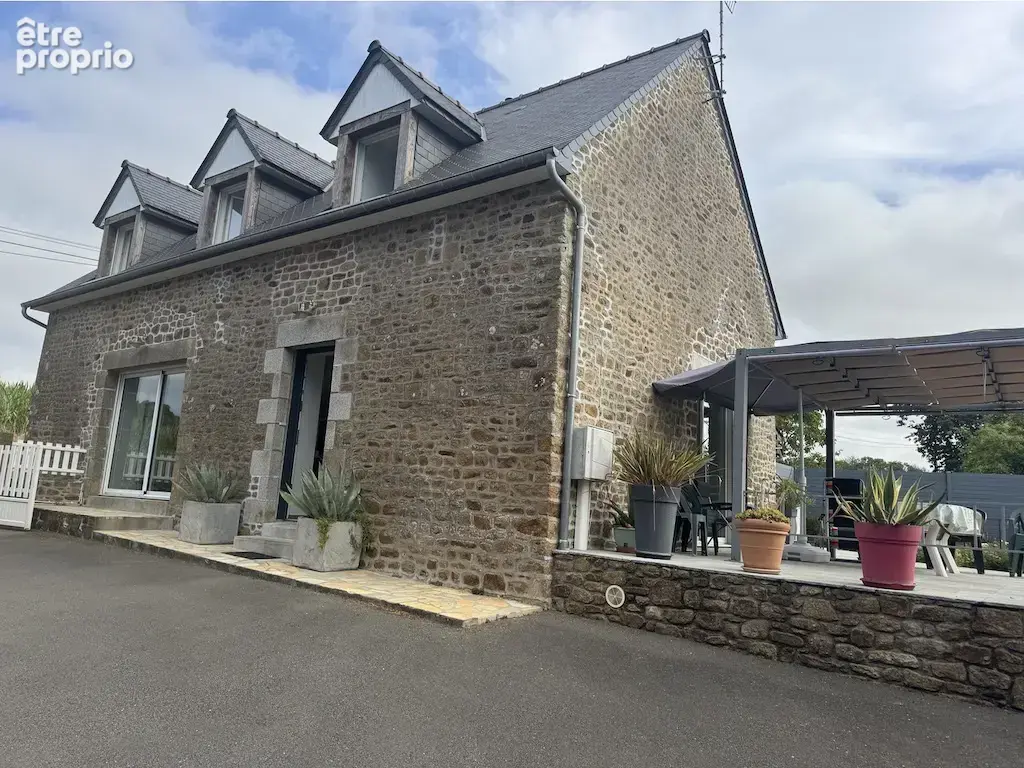 Photo Maison à Saint-Pierre-Des-Landes au prix de 312 700€