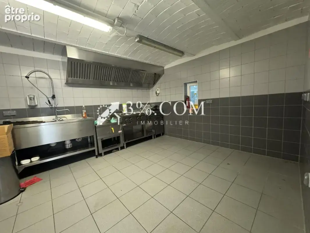3%COM Grande maison avec cour et jardin - photo 11