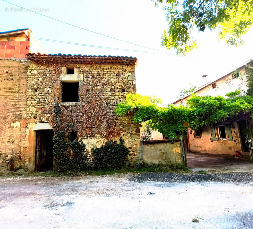 Maison à NEUVILLE
