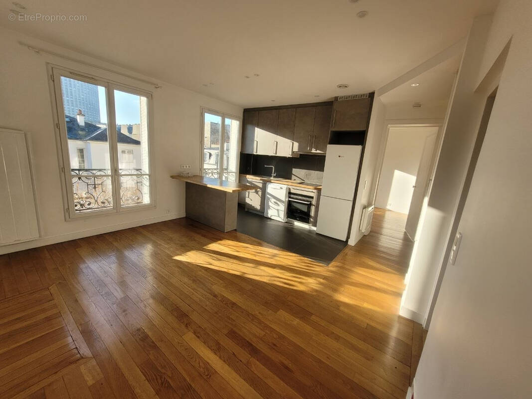 Appartement à PARIS-17E