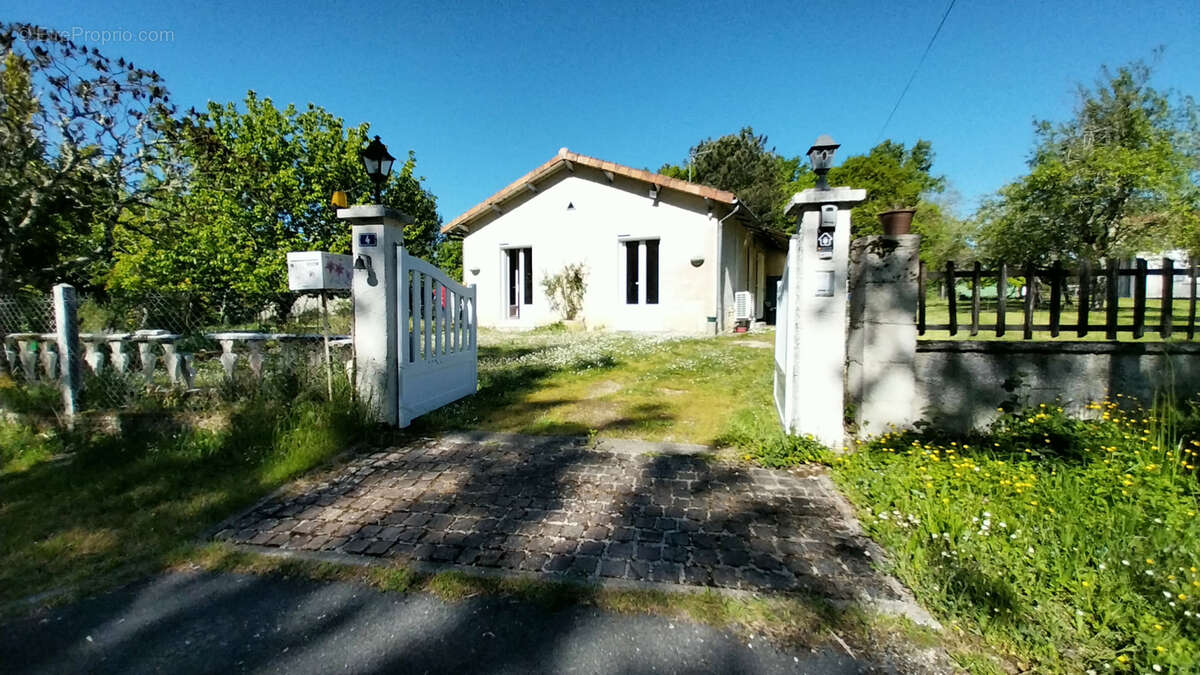 Maison à SEGONZAC