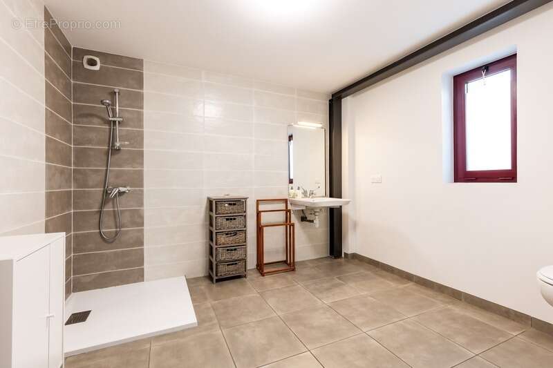 Commerce à GUJAN-MESTRAS