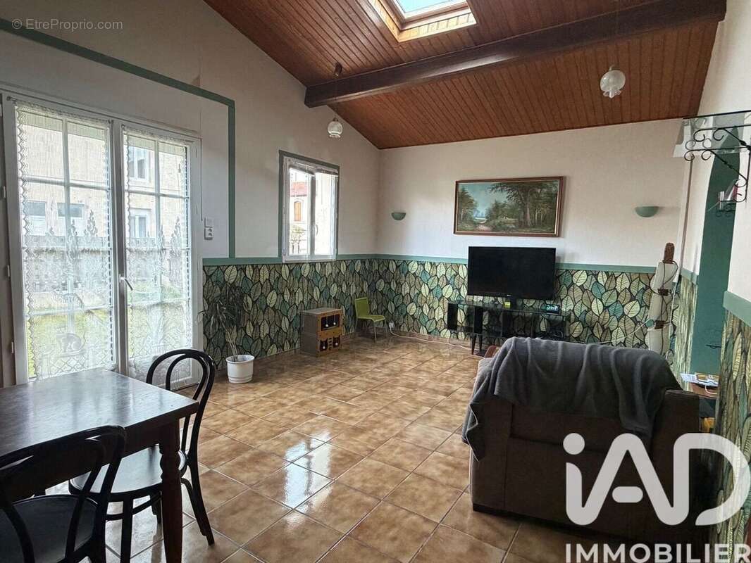Photo 6 - Maison à SAINT-YZAN-DE-SOUDIAC