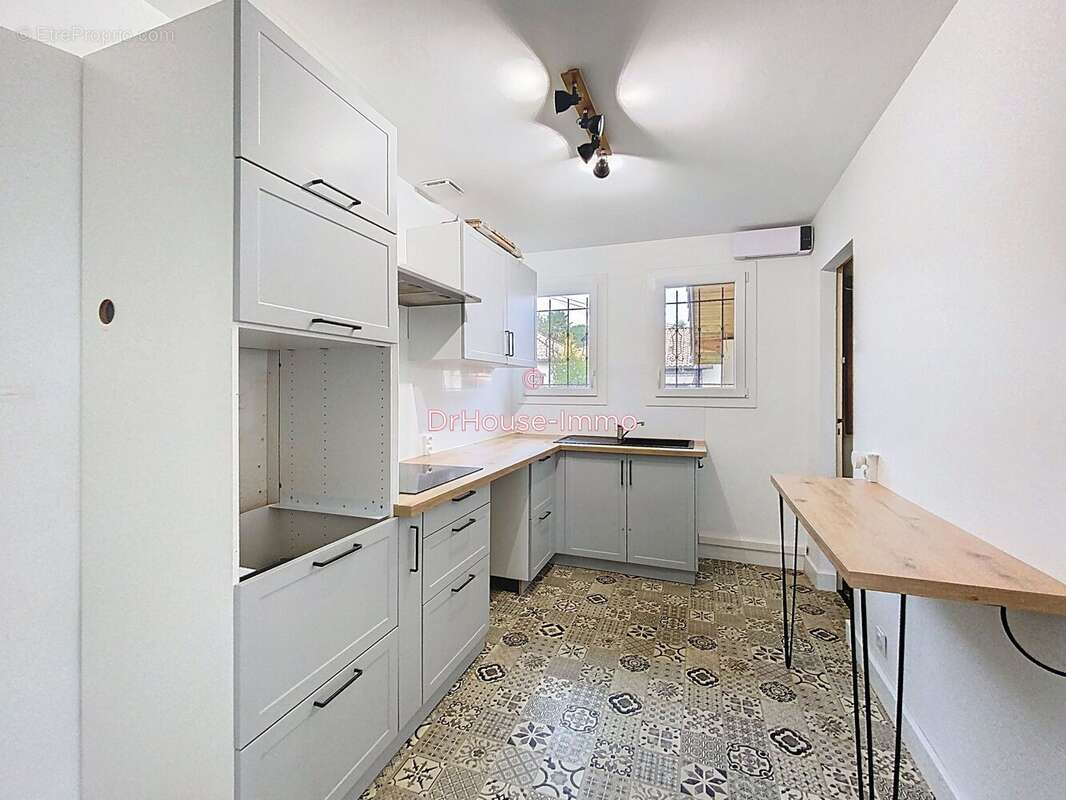 Maison à AMBARES-ET-LAGRAVE