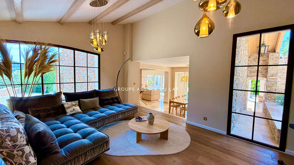 Maison à LES ISSAMBRES