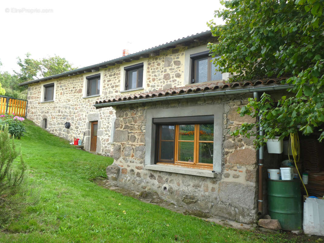 Maison à SAINT-LAURENT-DE-CHAMOUSSET