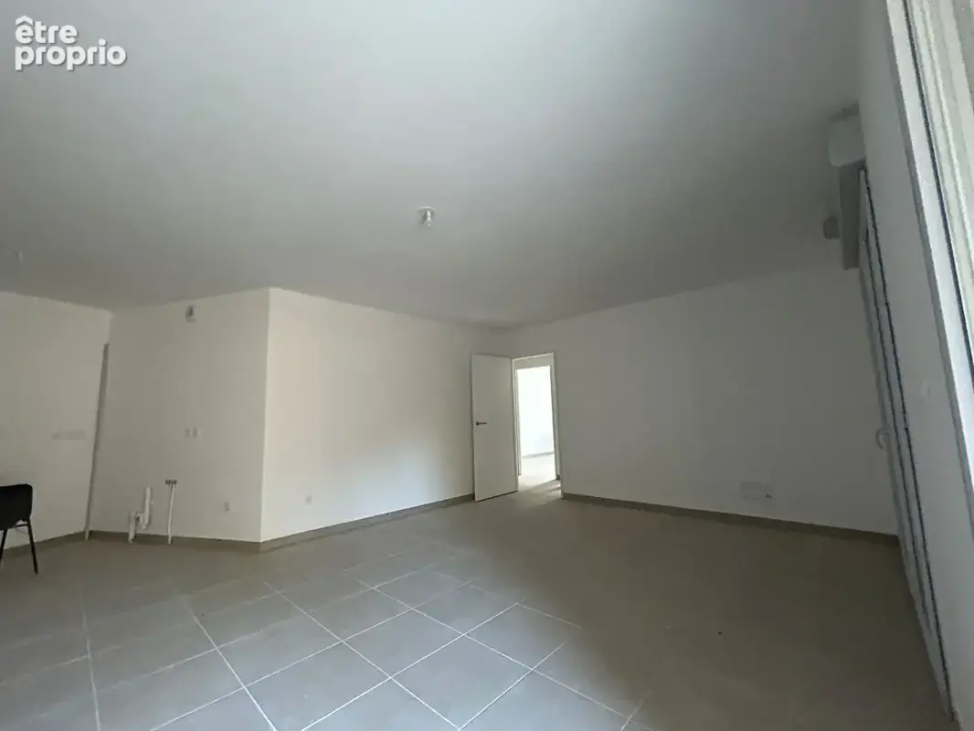 Appartement Meyrargues 4 pièce(s) 87 m2 - photo 4
