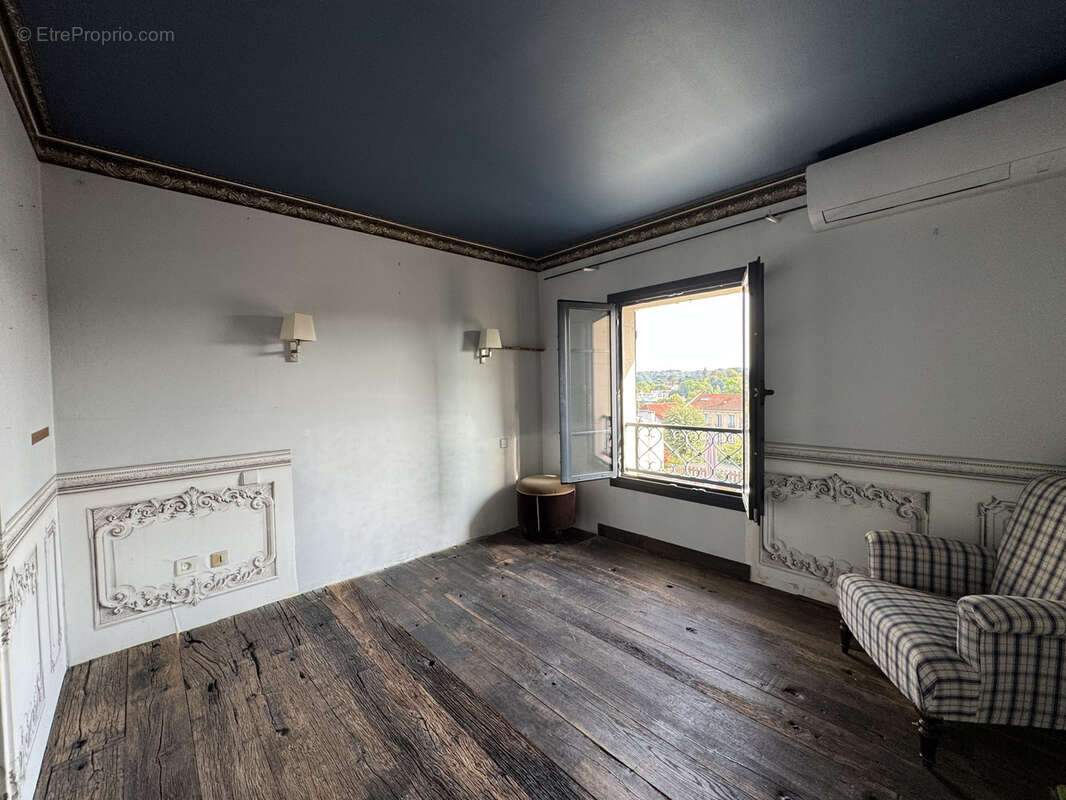 Appartement à VILLE-D&#039;AVRAY